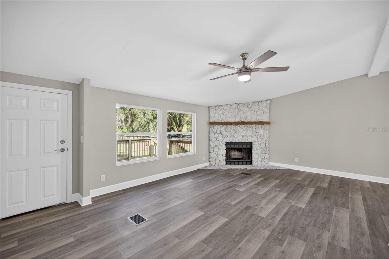 8495 NE 33rd Court , Anthony, FL 32617 Photo