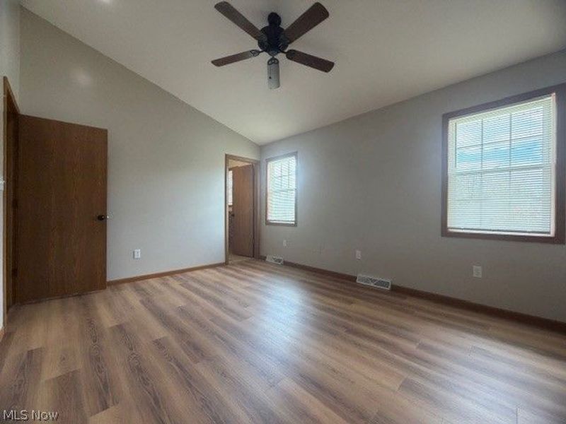 5137 Pine Shadow Court, Mineral Ridge, OH 44440 Photo 11