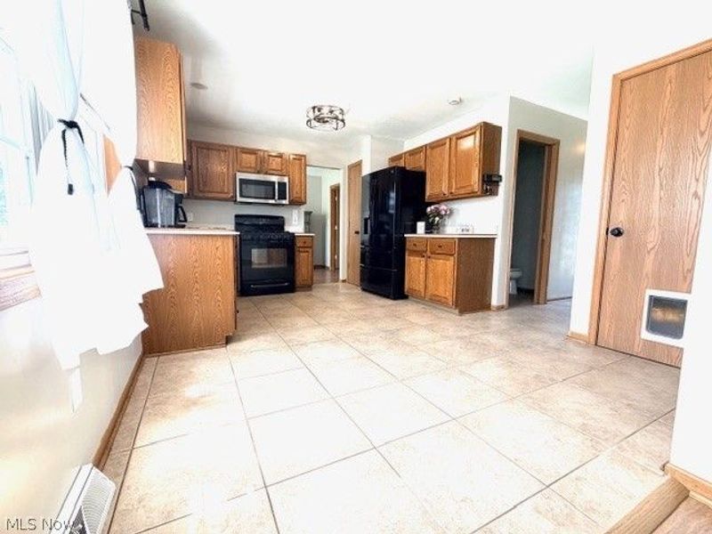 5137 Pine Shadow Court, Mineral Ridge, OH 44440 Photo 8