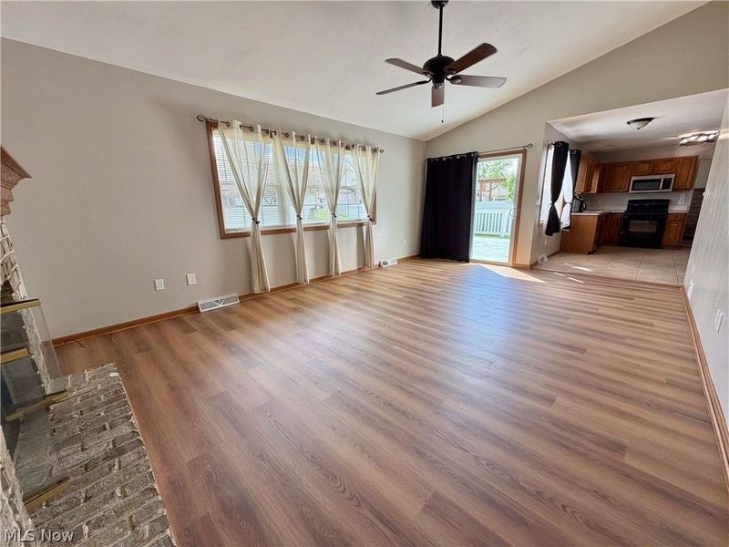 5137 Pine Shadow Court, Mineral Ridge, OH 44440 Photo 8