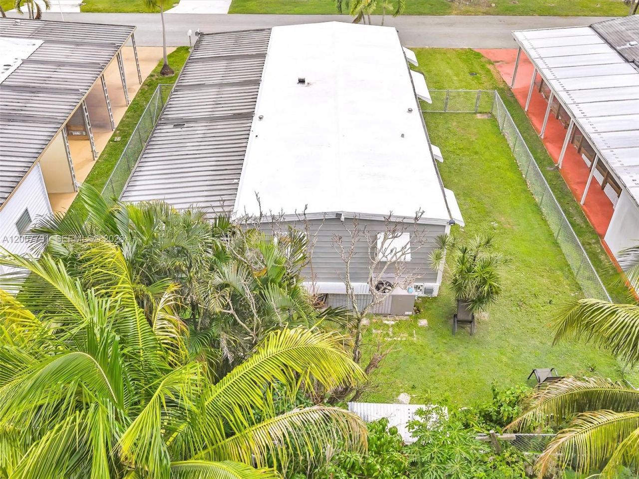 2061 SW 83rd Ave , Davie, FL 33324 Photo
