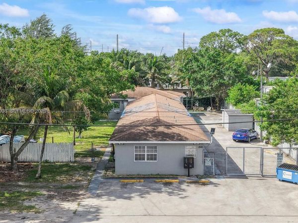 2540 NW 90th St, Miami, FL 33147