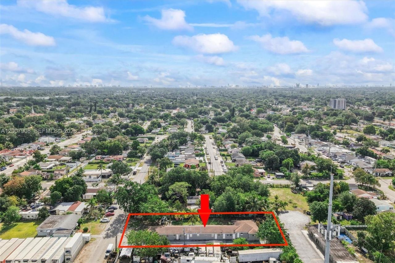 2540 NW 90th St, Miami, FL 33147 Photo
