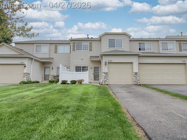 26793 Kirkway Circle, Woodhaven, MI 48183
