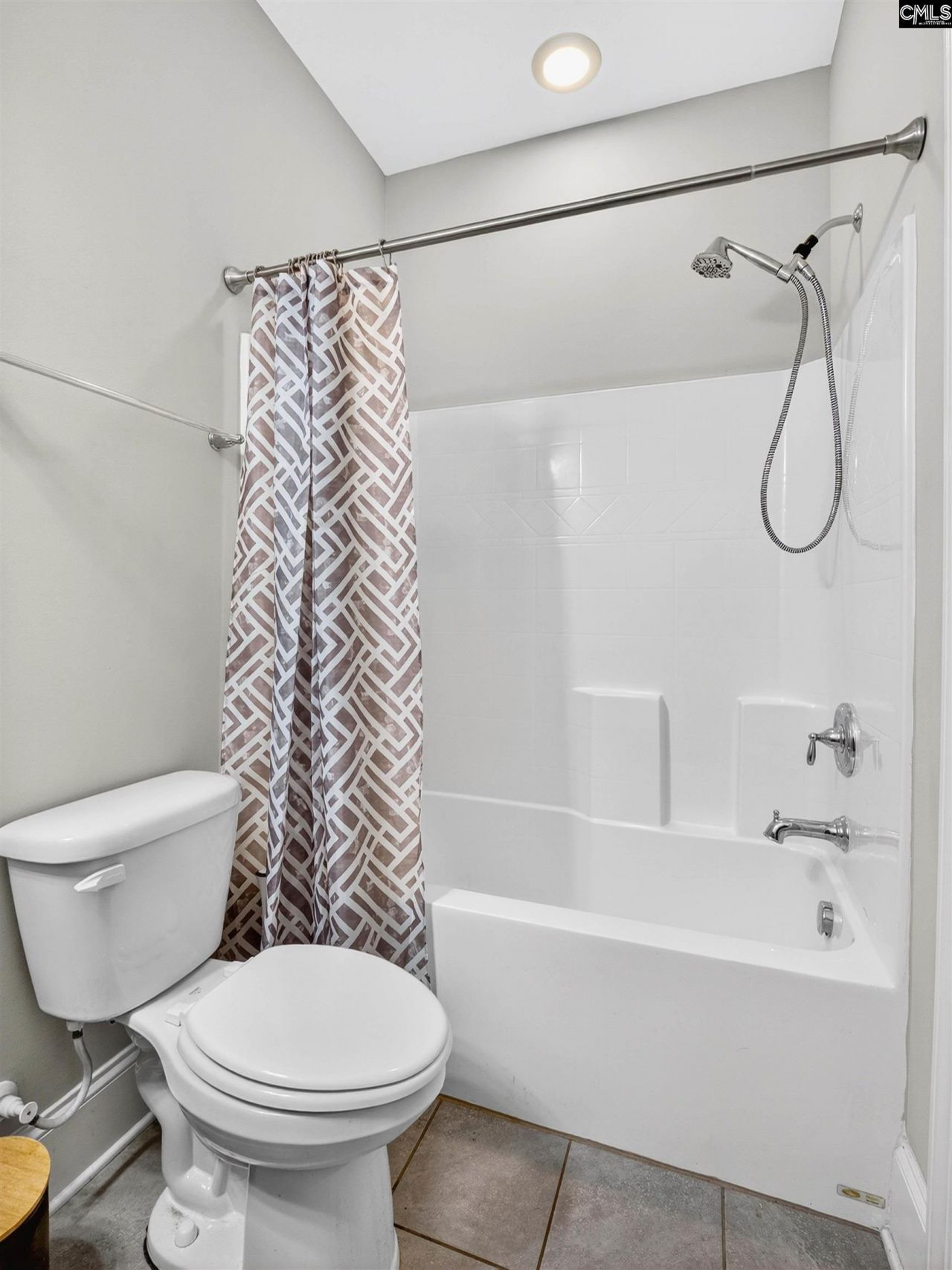 660 Stoneywater Court  Photo 37