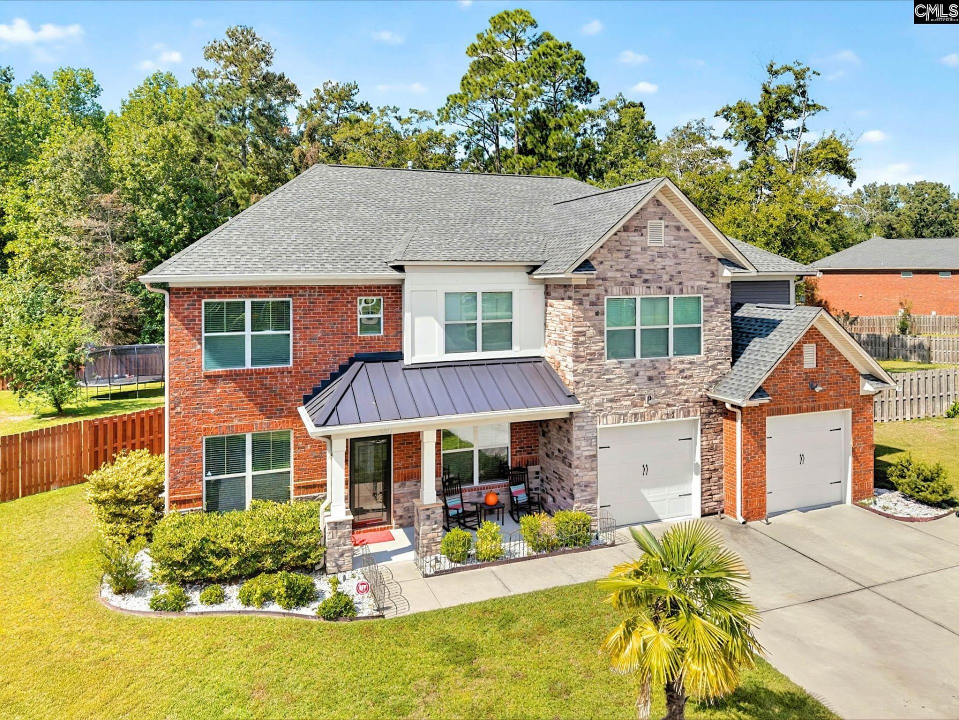 660 Stoneywater Court  Photo 5