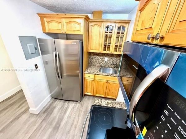 1945 NW 29th St, Unit A8, Miami, FL 33142