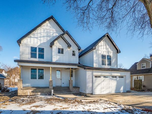 520 N Sleight Street, Naperville, IL 60563