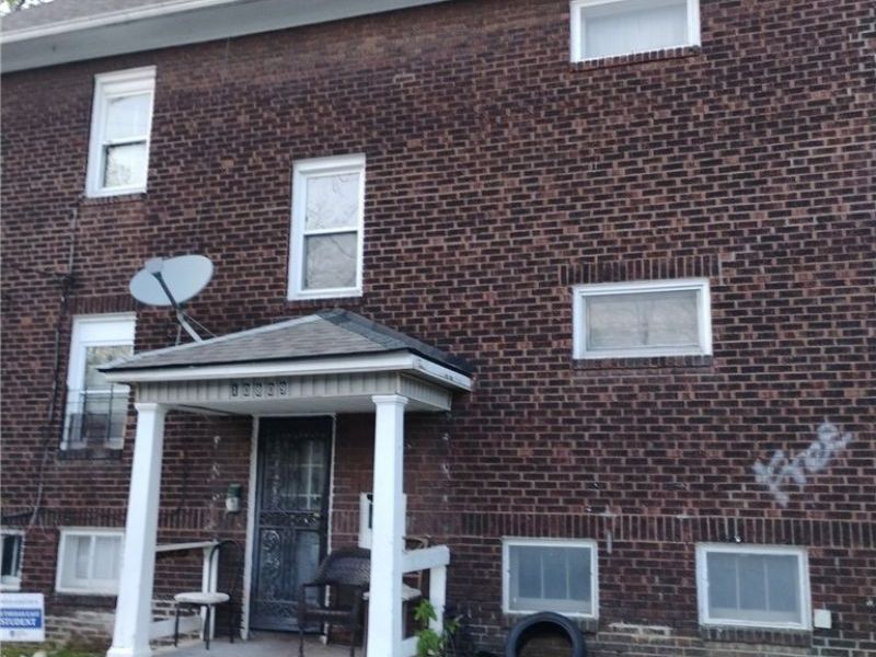 10809 Woodstock Boulevard, Cleveland, OH 44104 Photo 2