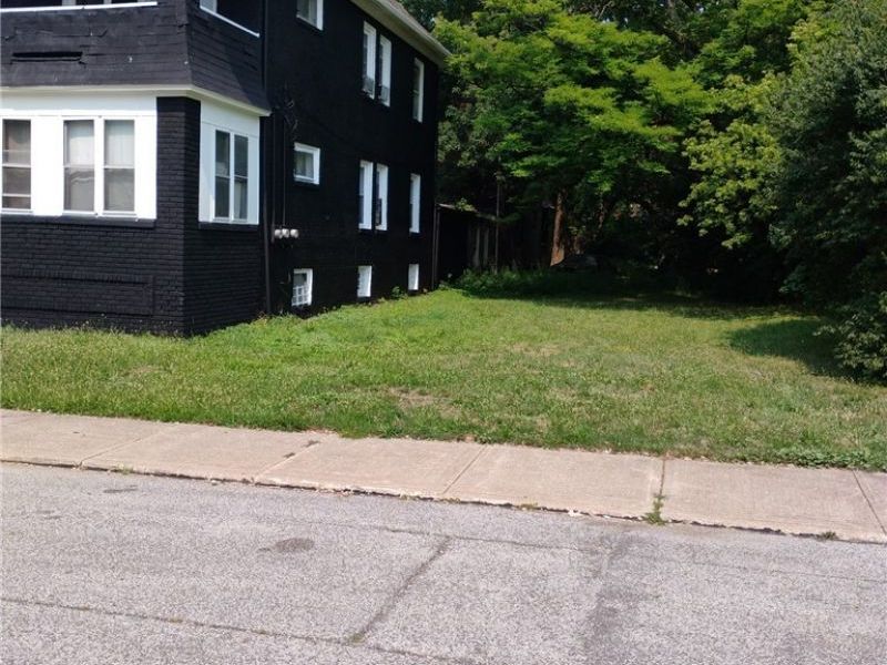 10809 Woodstock Boulevard, Cleveland, OH 44104 Photo 3