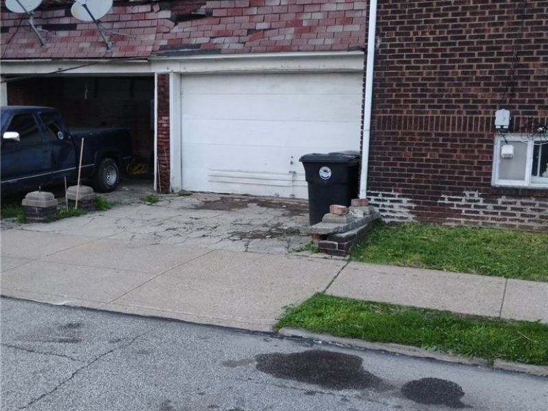 10809 Woodstock Boulevard, Cleveland, OH 44104 Photo 5