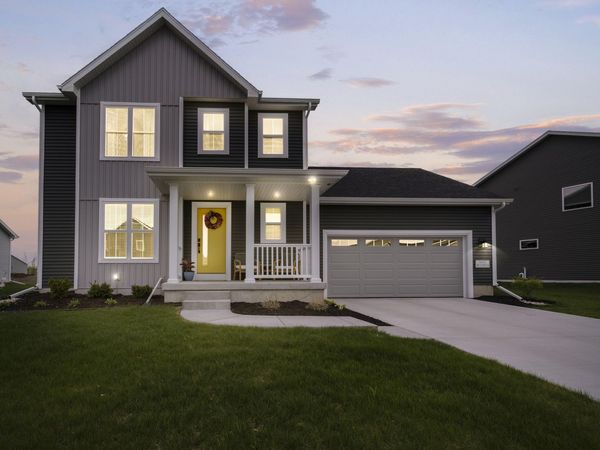 N53W19853 Kingair Dr, Menomonee Falls, WI 53051