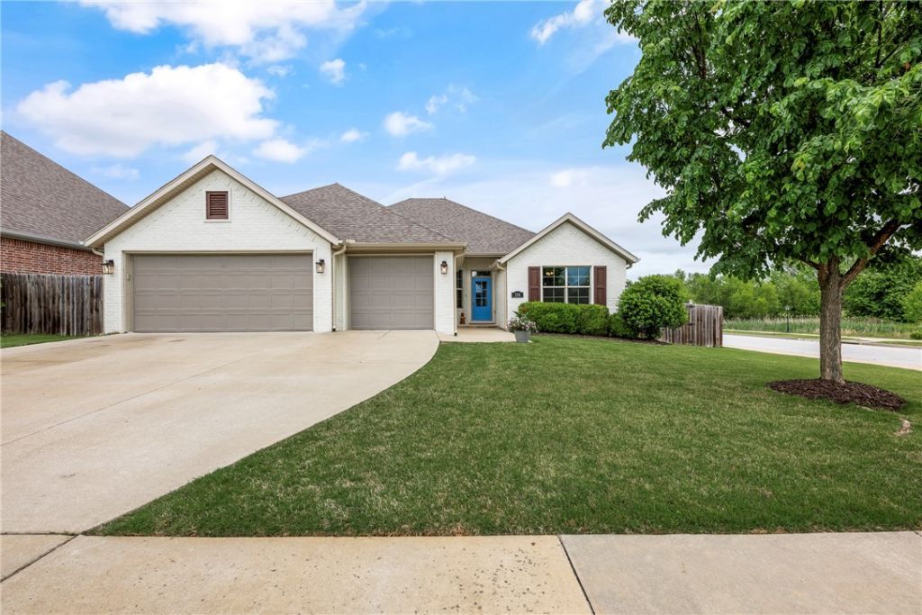 374 Drywood Creek Drive, Fayetteville, AR 72704 Main Photo