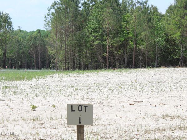 106 Southerland Road, Magnolia, NC 28453