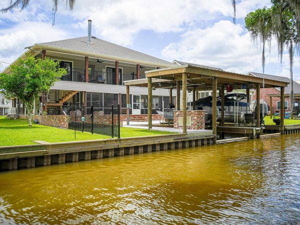 654 Paige Ln, Pierre Part, LA 70339