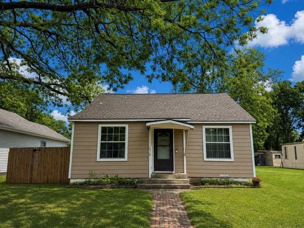 1018 Truelove Street , Gainesville, TX 76240