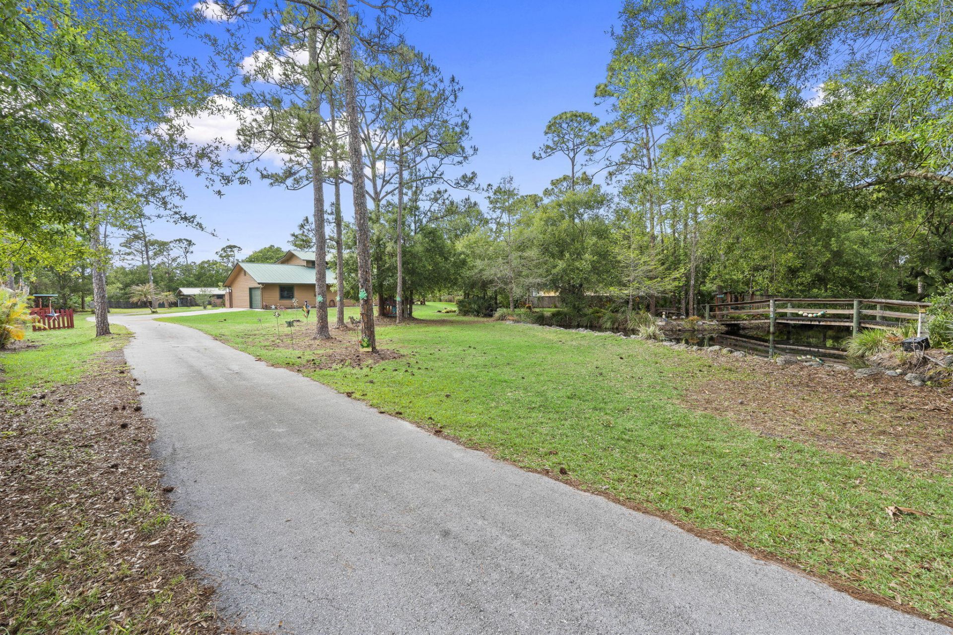 2725 Twin Oaks Trail, Fort Pierce, FL 34945 Photo