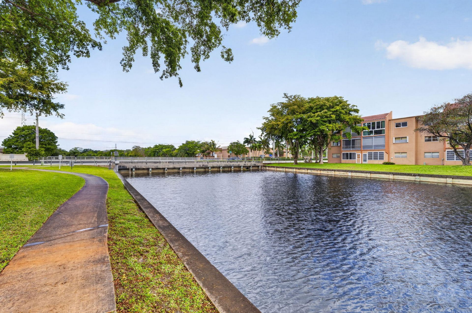 9081 Lime Bay Boulevard, Unit 115, Tamarac, FL 33321 Photo