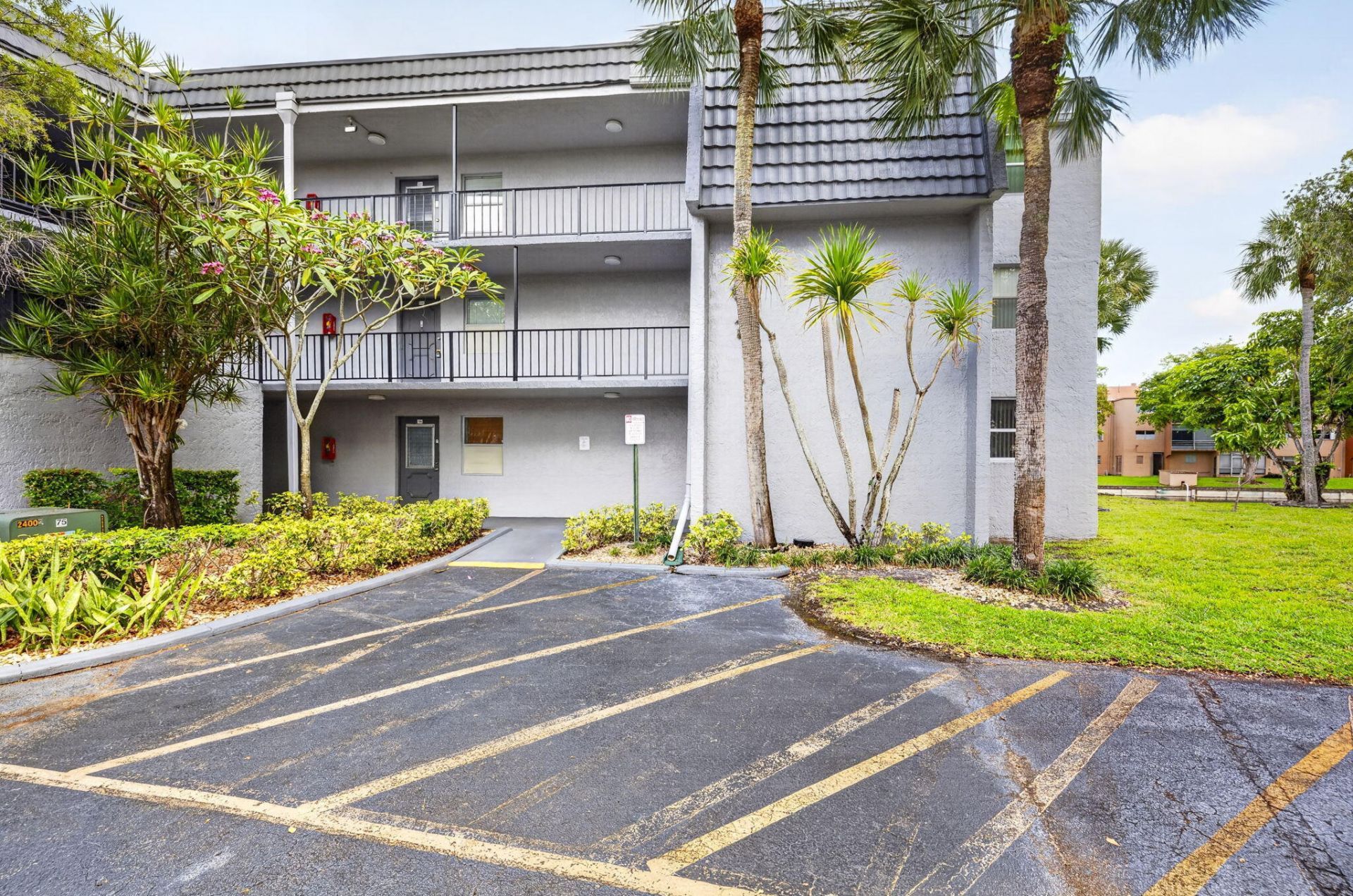 9081 Lime Bay Boulevard, Unit 115, Tamarac, FL 33321 Photo