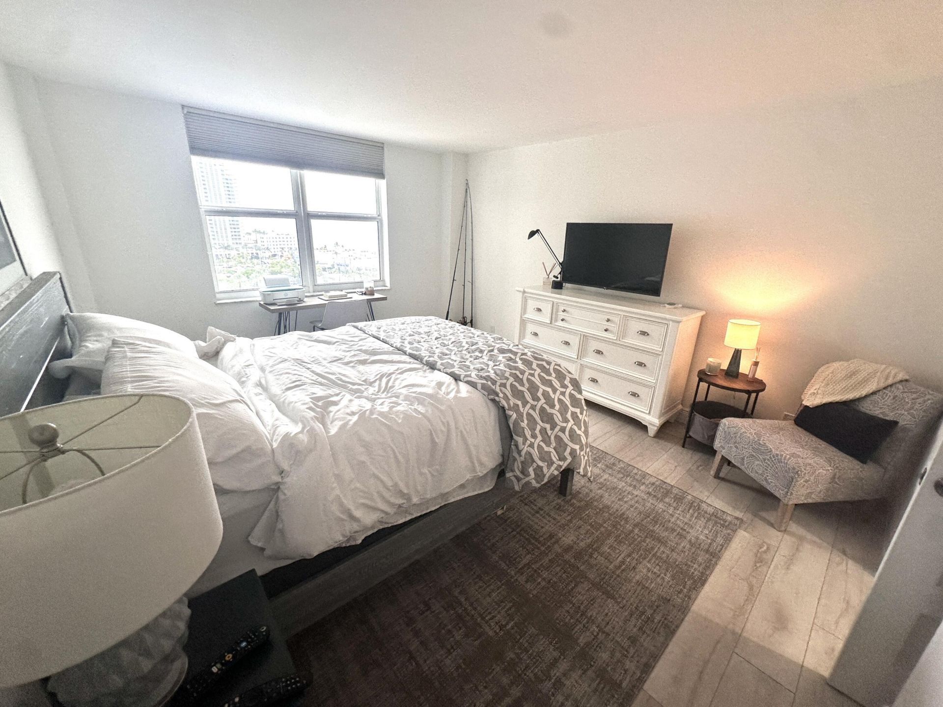 1 Las Olas Circle, Unit 1211, Fort Lauderdale, FL 33316 Photo