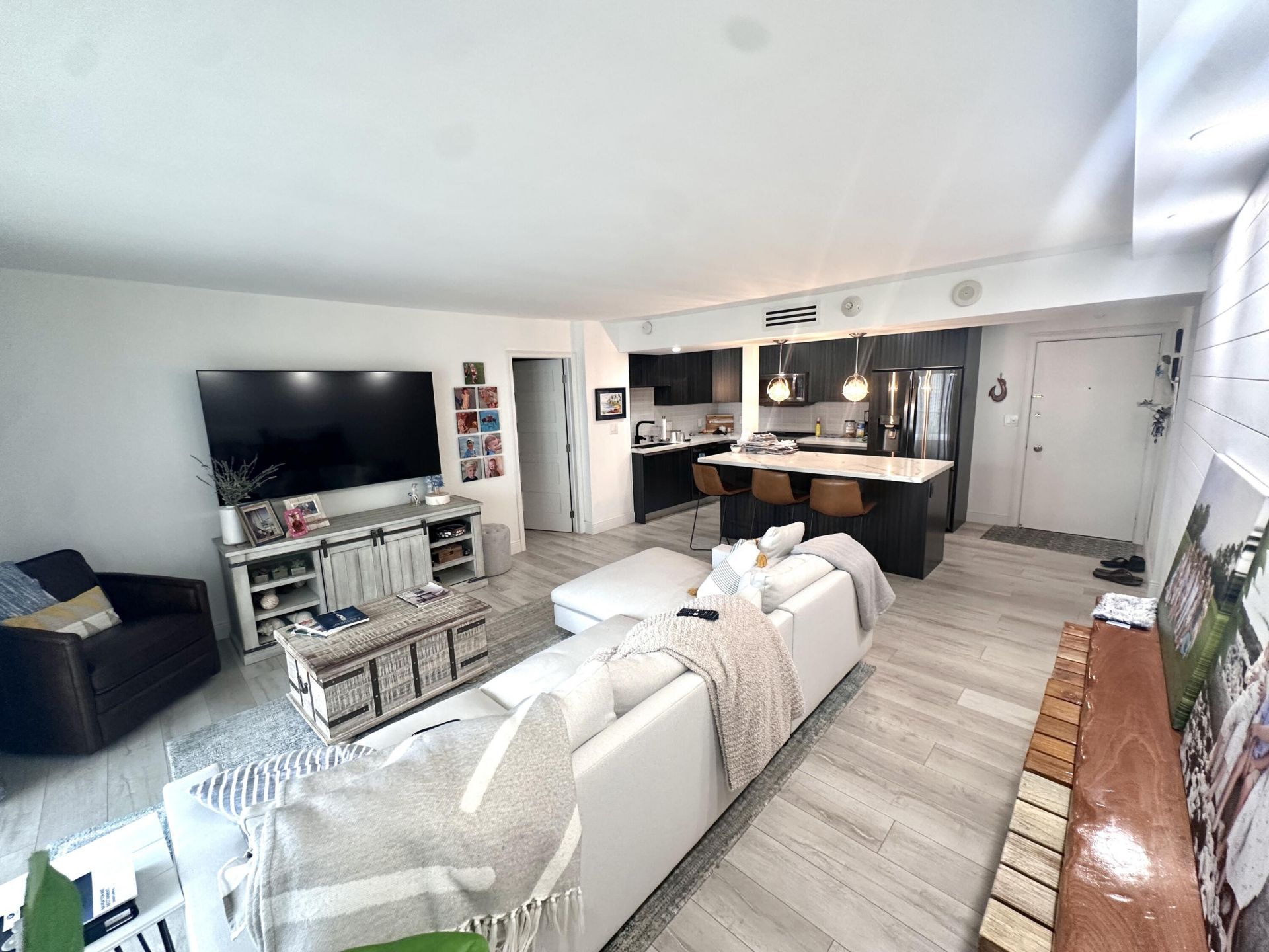 1 Las Olas Circle, Unit 1211, Fort Lauderdale, FL 33316 Photo
