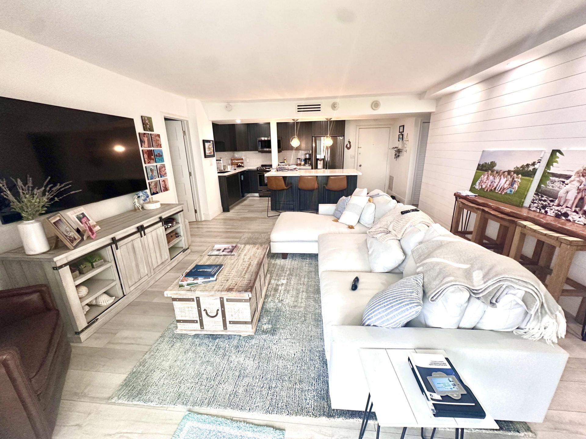 1 Las Olas Circle, Unit 1211, Fort Lauderdale, FL 33316 Photo
