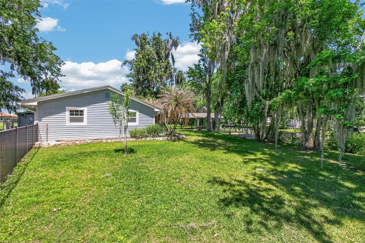 137 & 135 Riverside Drive , Satsuma, FL 32189 Photo
