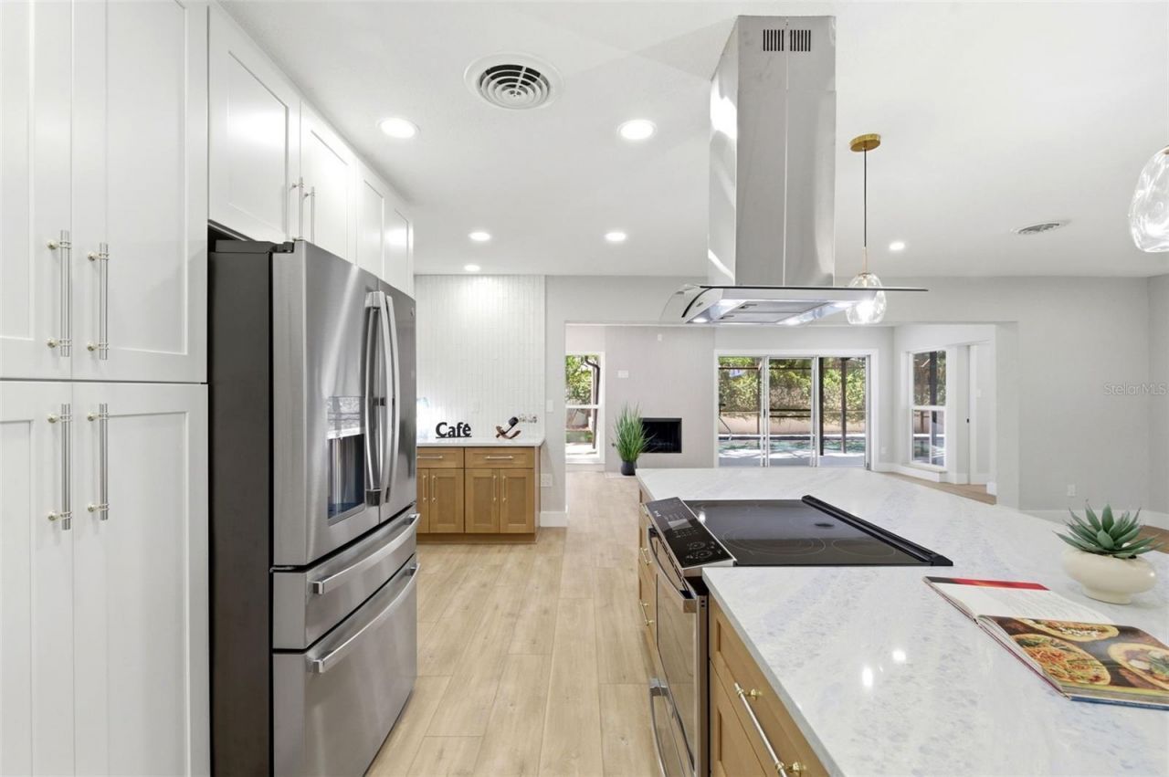 8326 40th Place N, Saint Petersburg, FL 33709 Photo