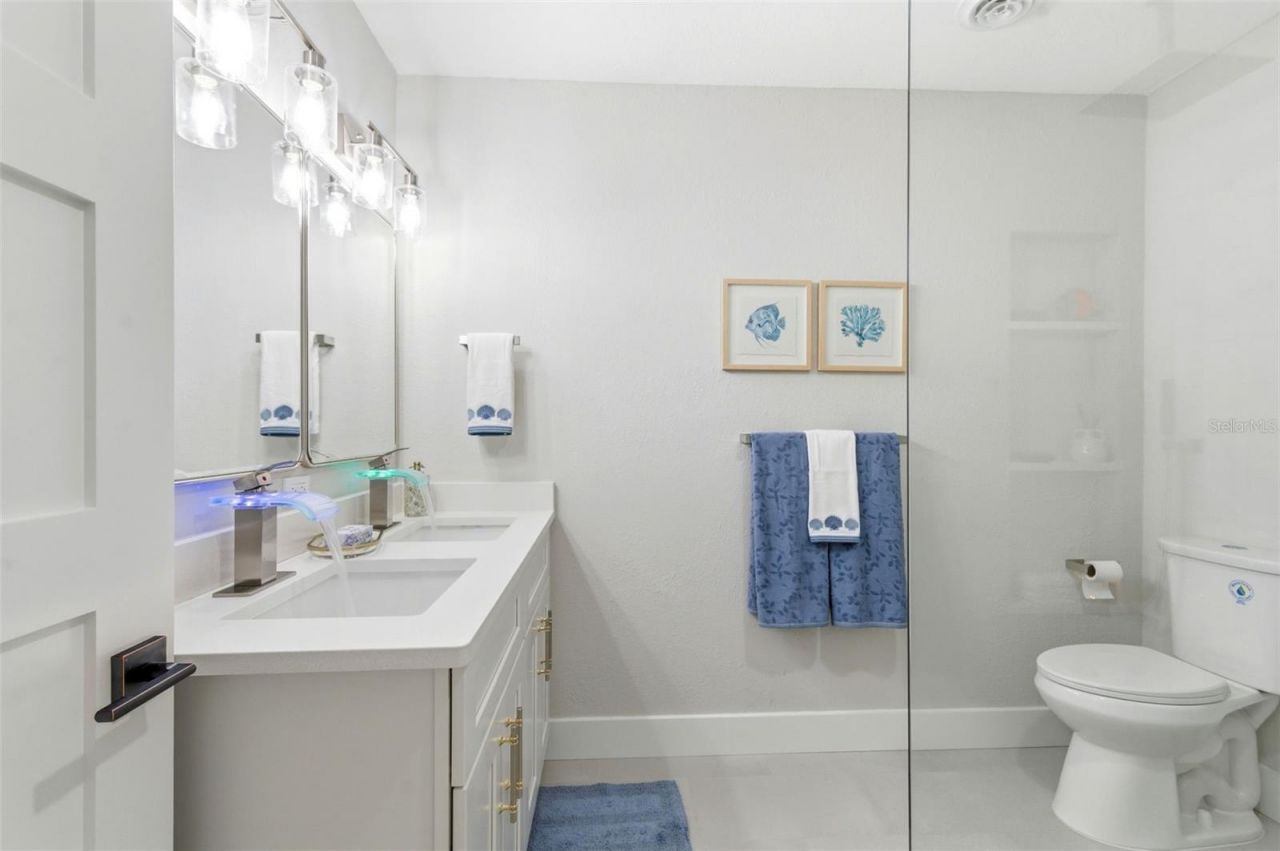 8326 40th Place N, Saint Petersburg, FL 33709 Photo