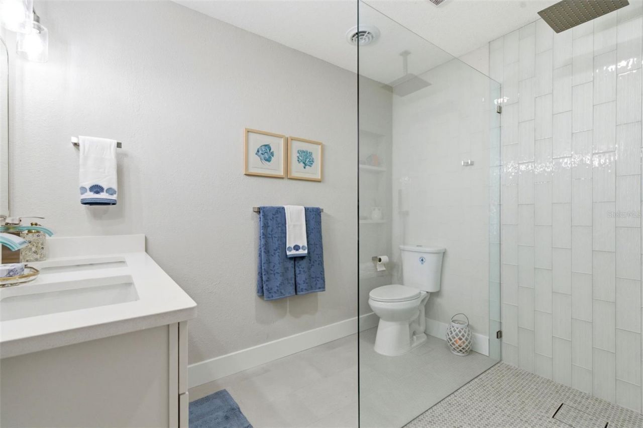 8326 40th Place N, Saint Petersburg, FL 33709 Photo