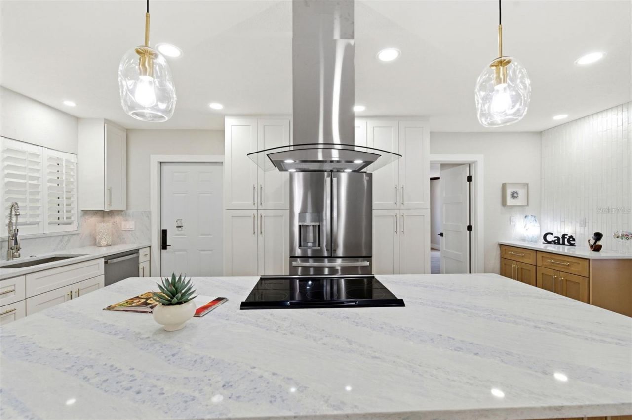 8326 40th Place N, Saint Petersburg, FL 33709 Photo