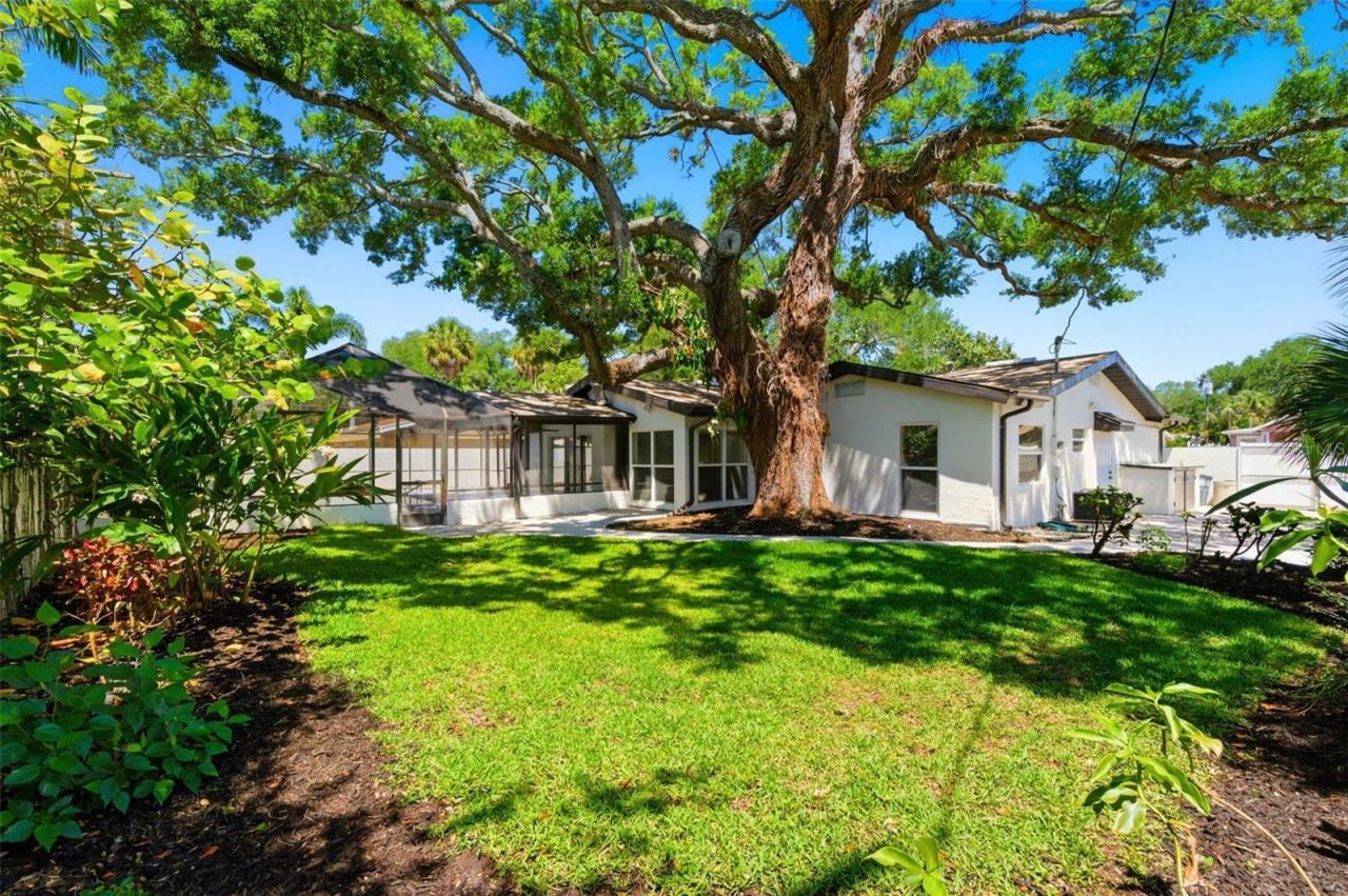 8326 40th Place N, Saint Petersburg, FL 33709 Photo
