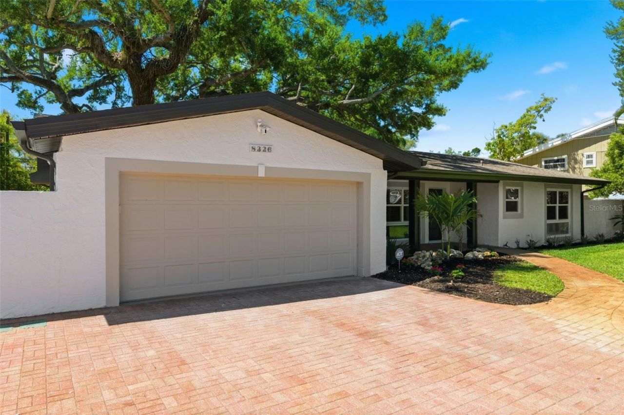 8326 40th Place N, Saint Petersburg, FL 33709 Photo