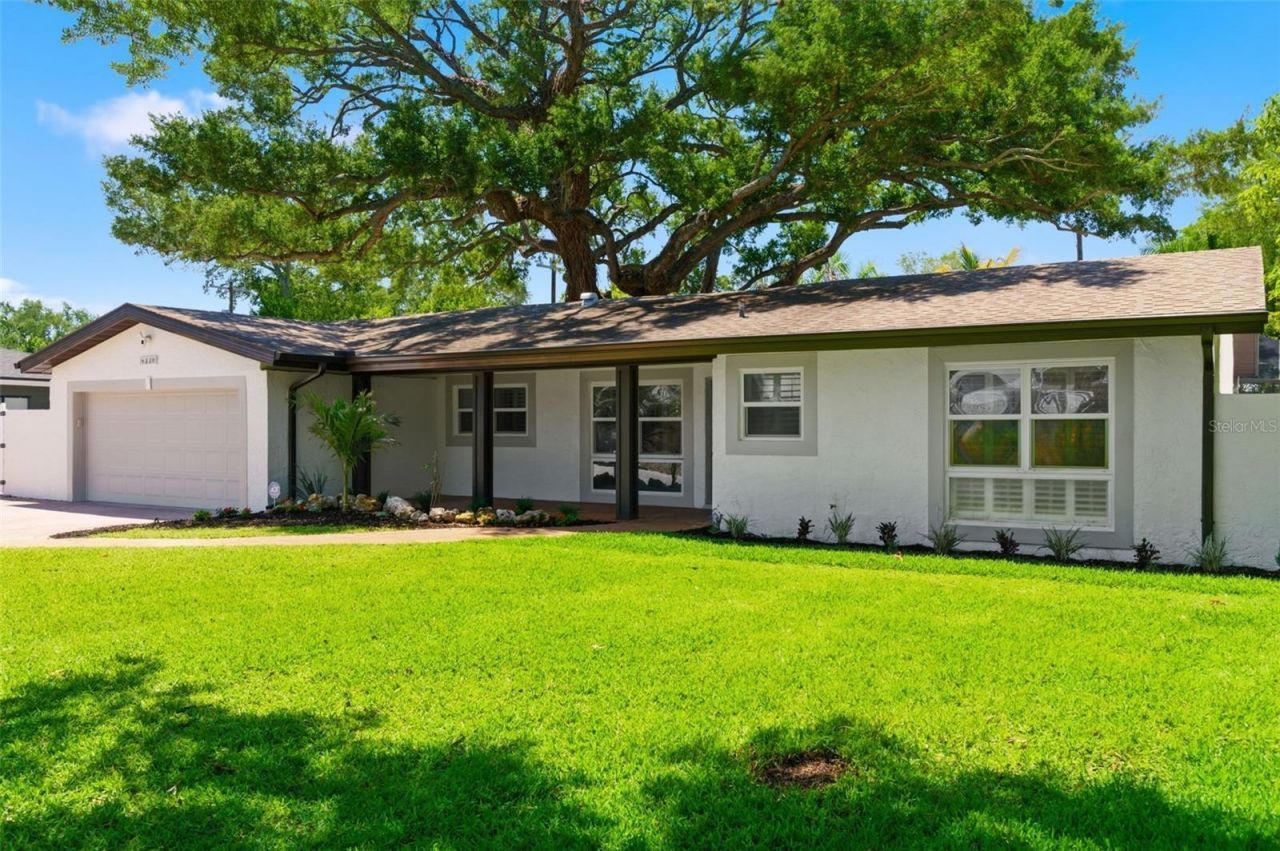 8326 40th Place N, Saint Petersburg, FL 33709 Photo