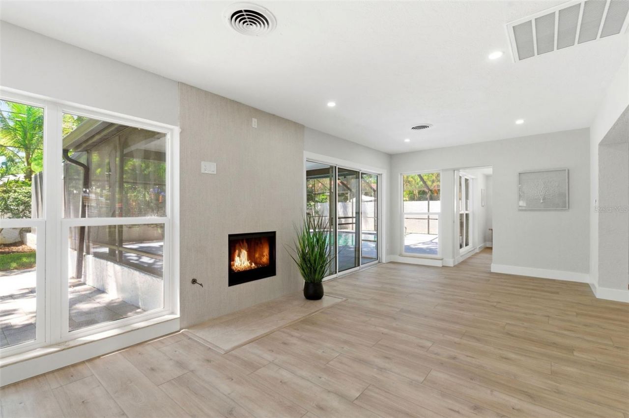 8326 40th Place N, Saint Petersburg, FL 33709 Photo