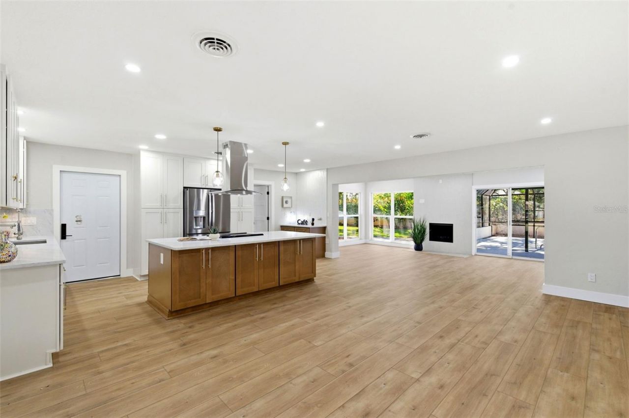 8326 40th Place N, Saint Petersburg, FL 33709 Photo