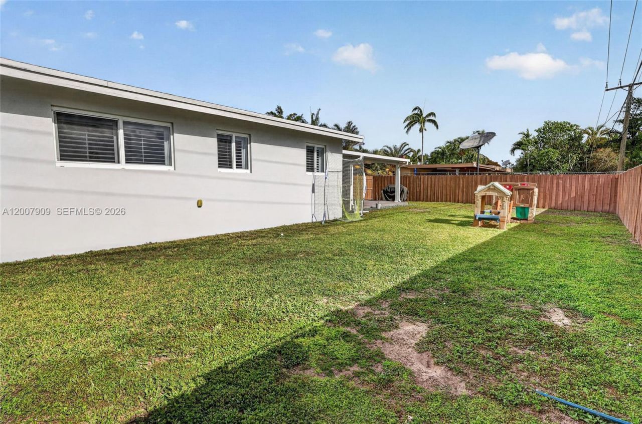 4865 SW 94th Ave , Miami, FL 33165 Photo