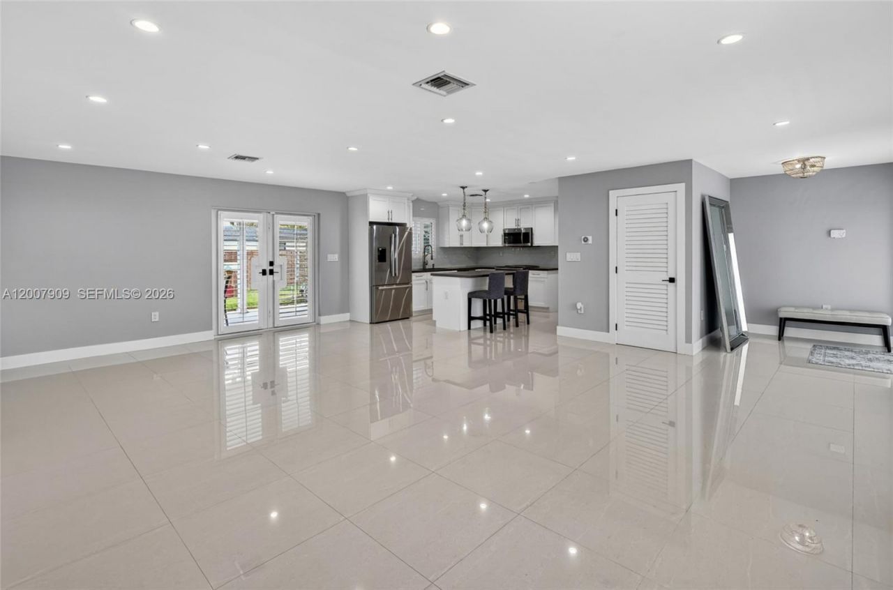 4865 SW 94th Ave , Miami, FL 33165 Photo