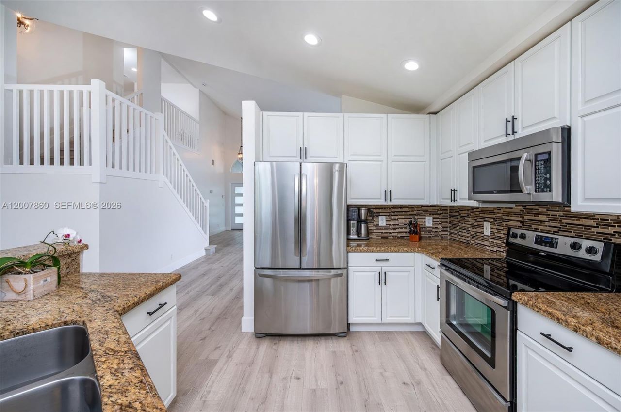 1381 NW 144th Ave, Pembroke Pines, FL 33028 Photo