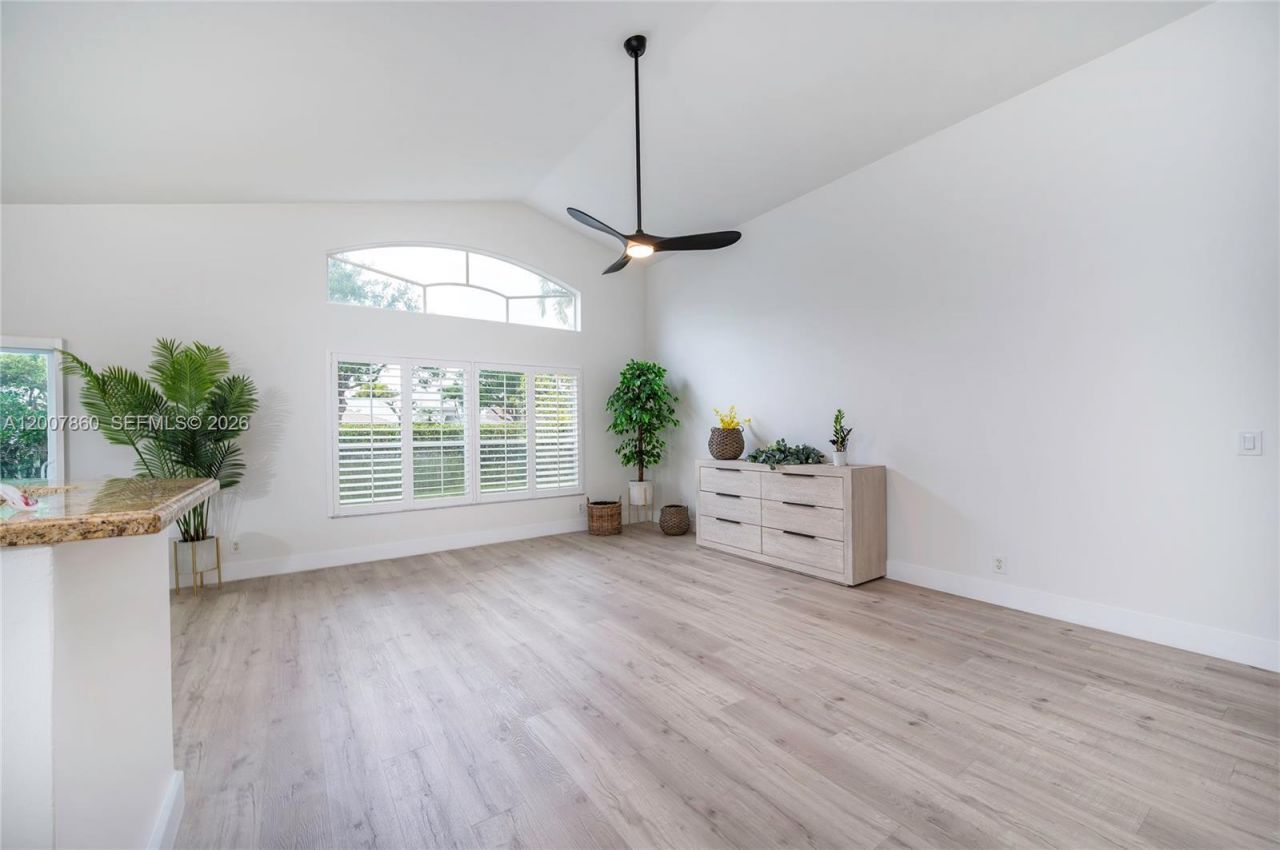 1381 NW 144th Ave, Pembroke Pines, FL 33028 Photo