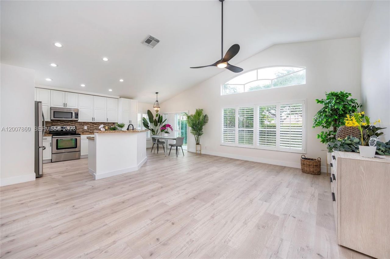 1381 NW 144th Ave, Pembroke Pines, FL 33028 Photo