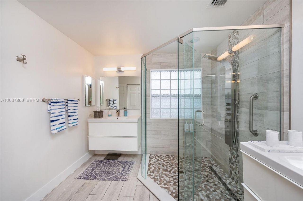 1381 NW 144th Ave, Pembroke Pines, FL 33028 Photo