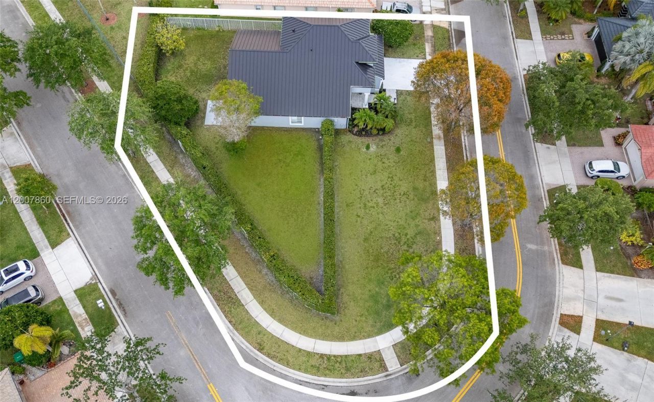 1381 NW 144th Ave, Pembroke Pines, FL 33028 Photo