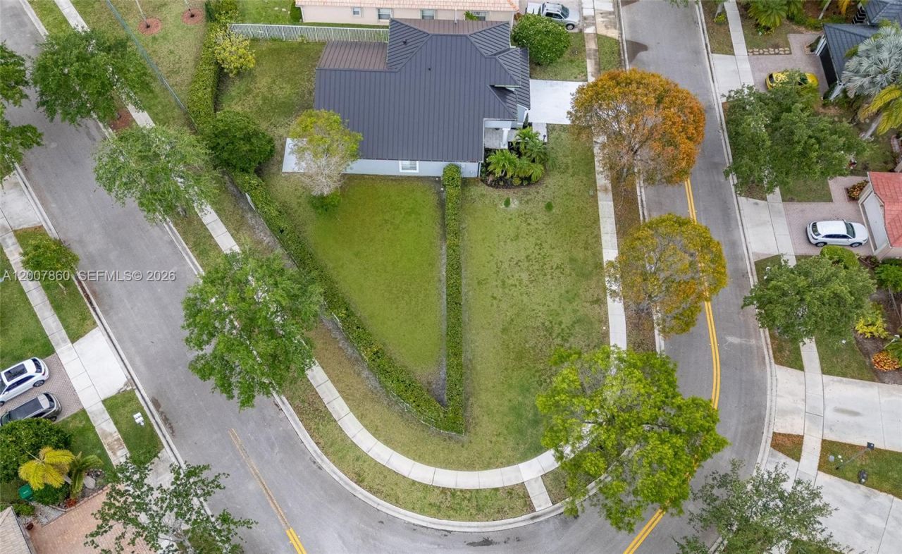 1381 NW 144th Ave, Pembroke Pines, FL 33028 Photo