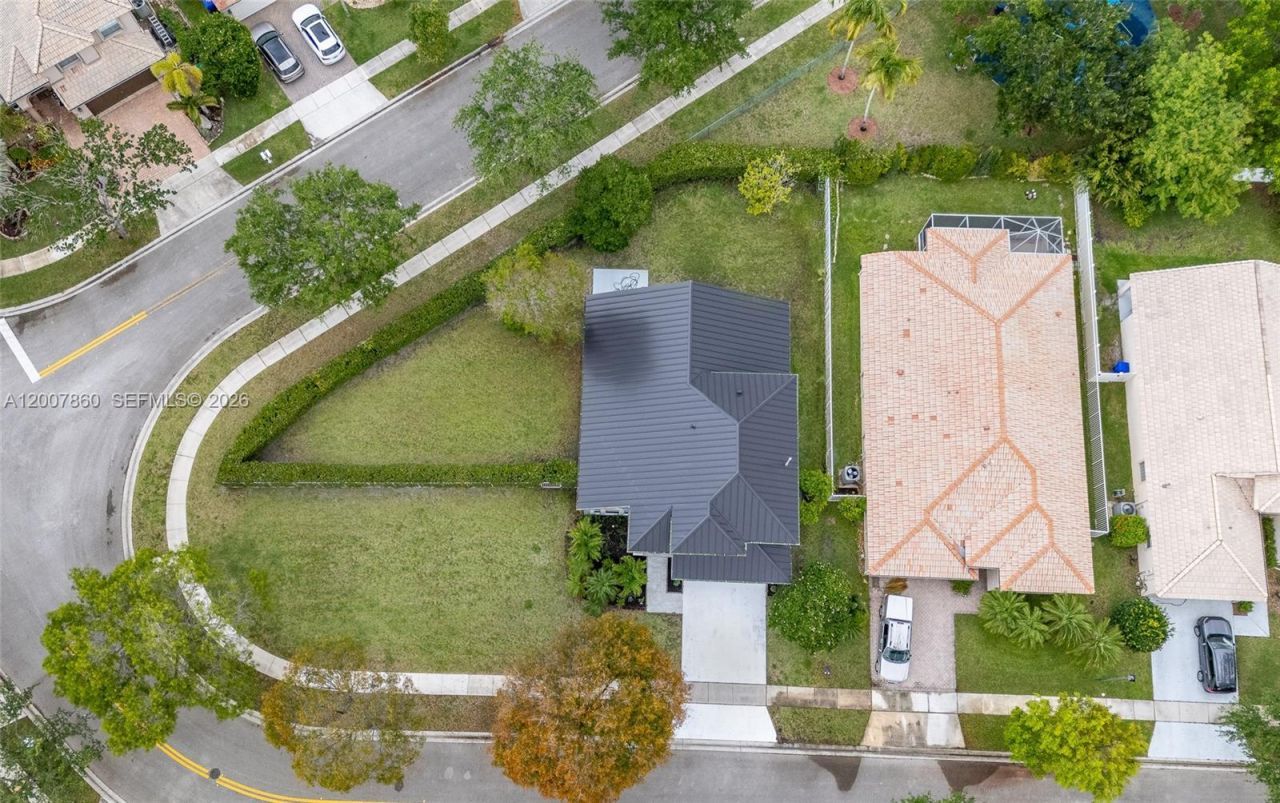 1381 NW 144th Ave, Pembroke Pines, FL 33028 Photo