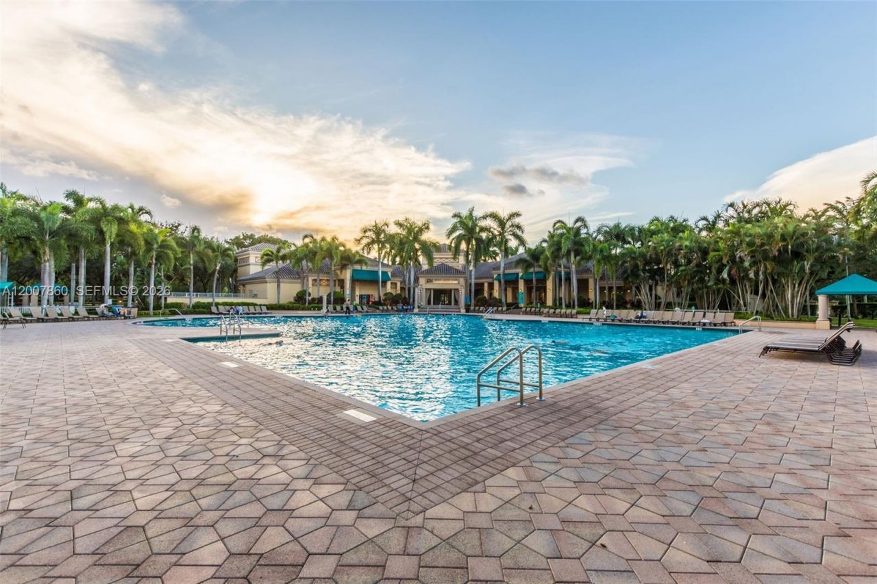 1381 NW 144th Ave, Pembroke Pines, FL 33028 Photo