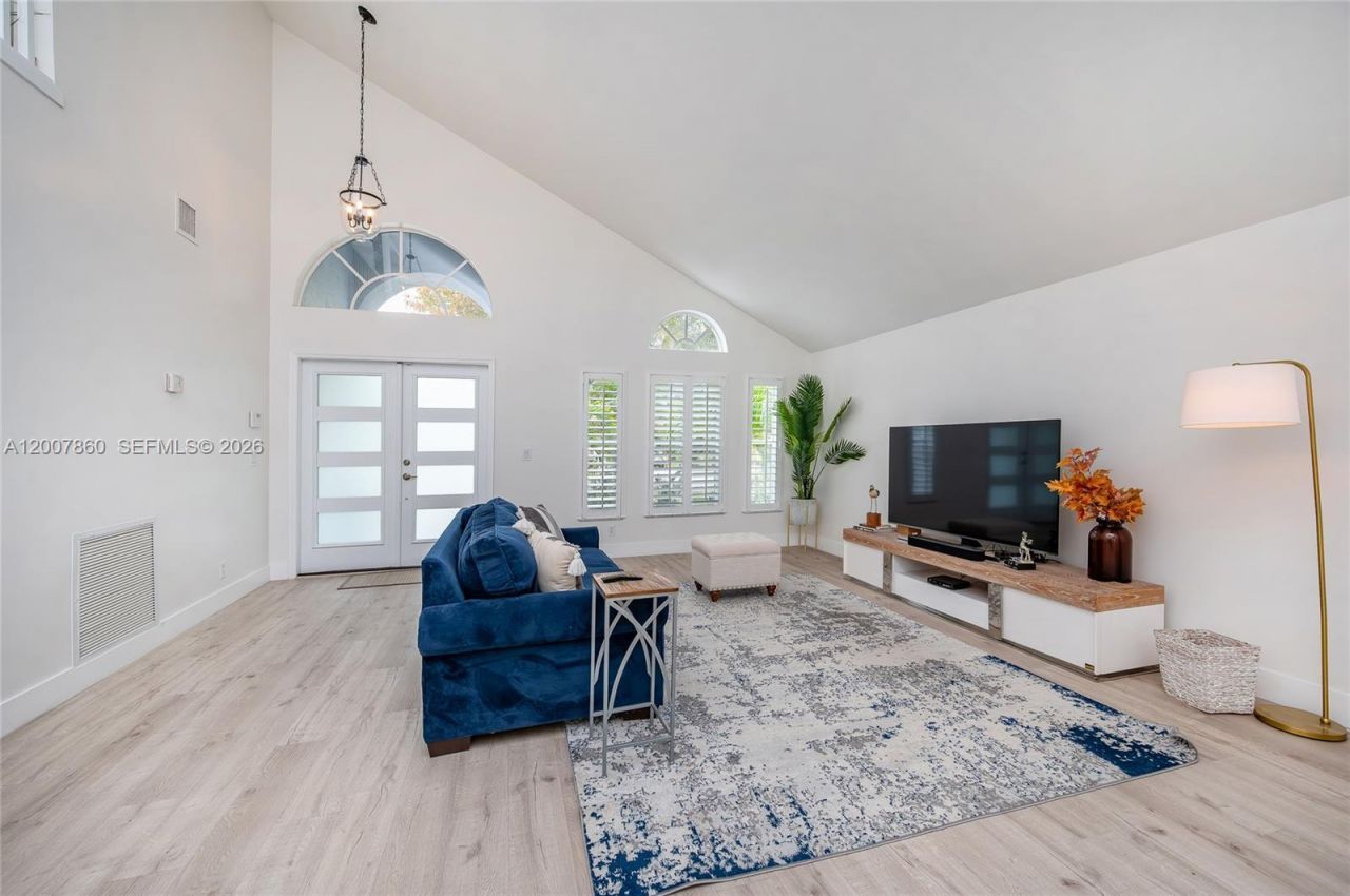 1381 NW 144th Ave, Pembroke Pines, FL 33028 Photo