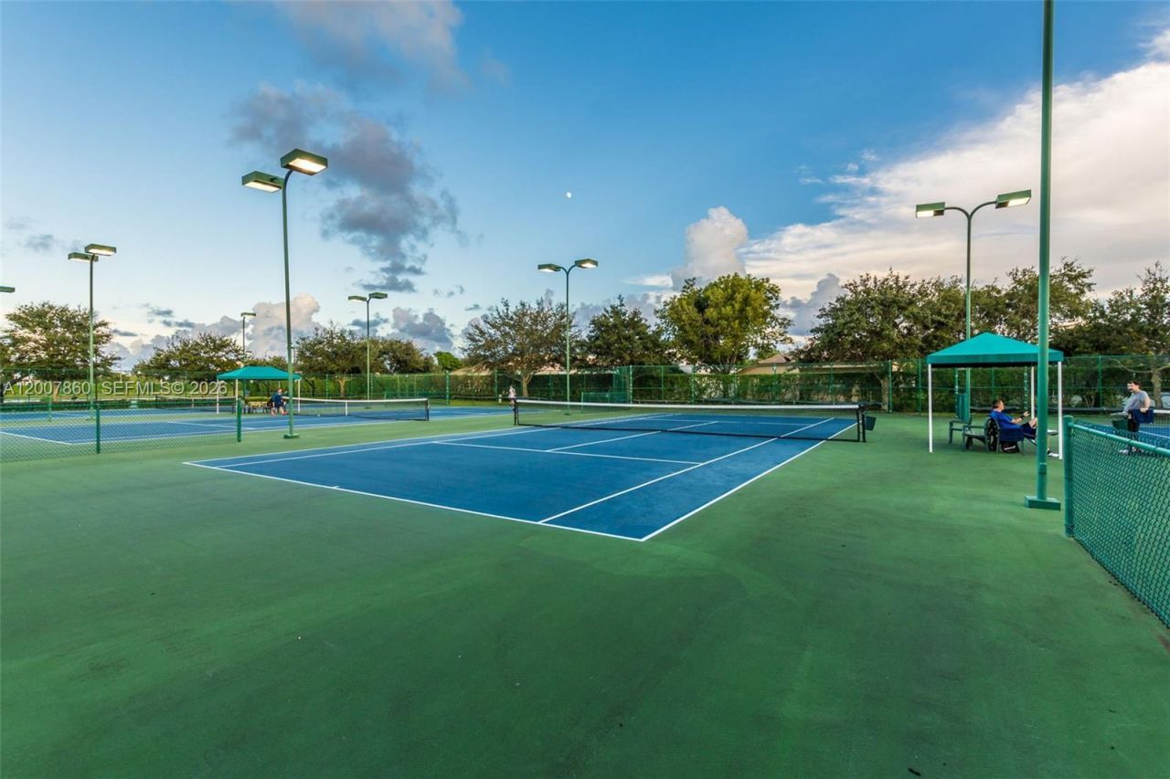 1381 NW 144th Ave, Pembroke Pines, FL 33028 Photo