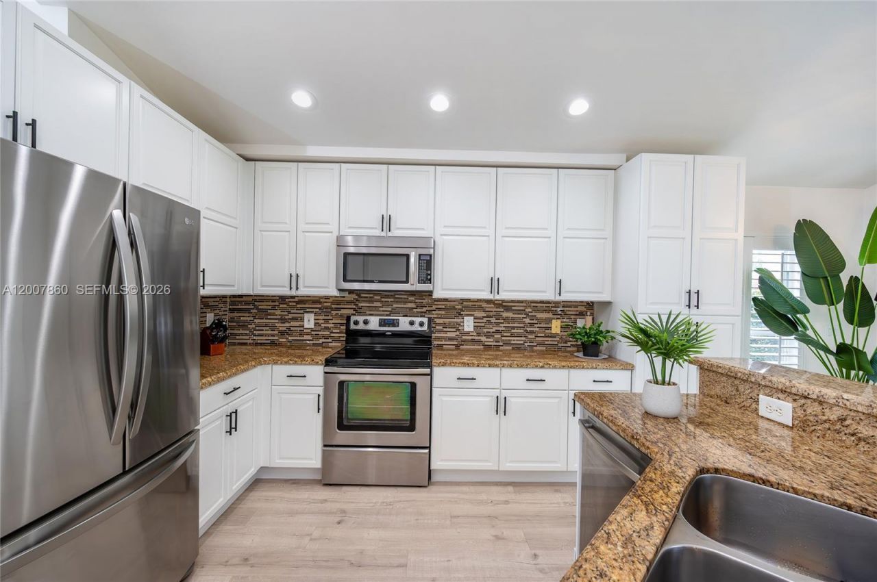 1381 NW 144th Ave, Pembroke Pines, FL 33028 Photo