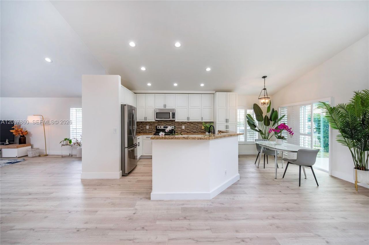 1381 NW 144th Ave, Pembroke Pines, FL 33028 Photo